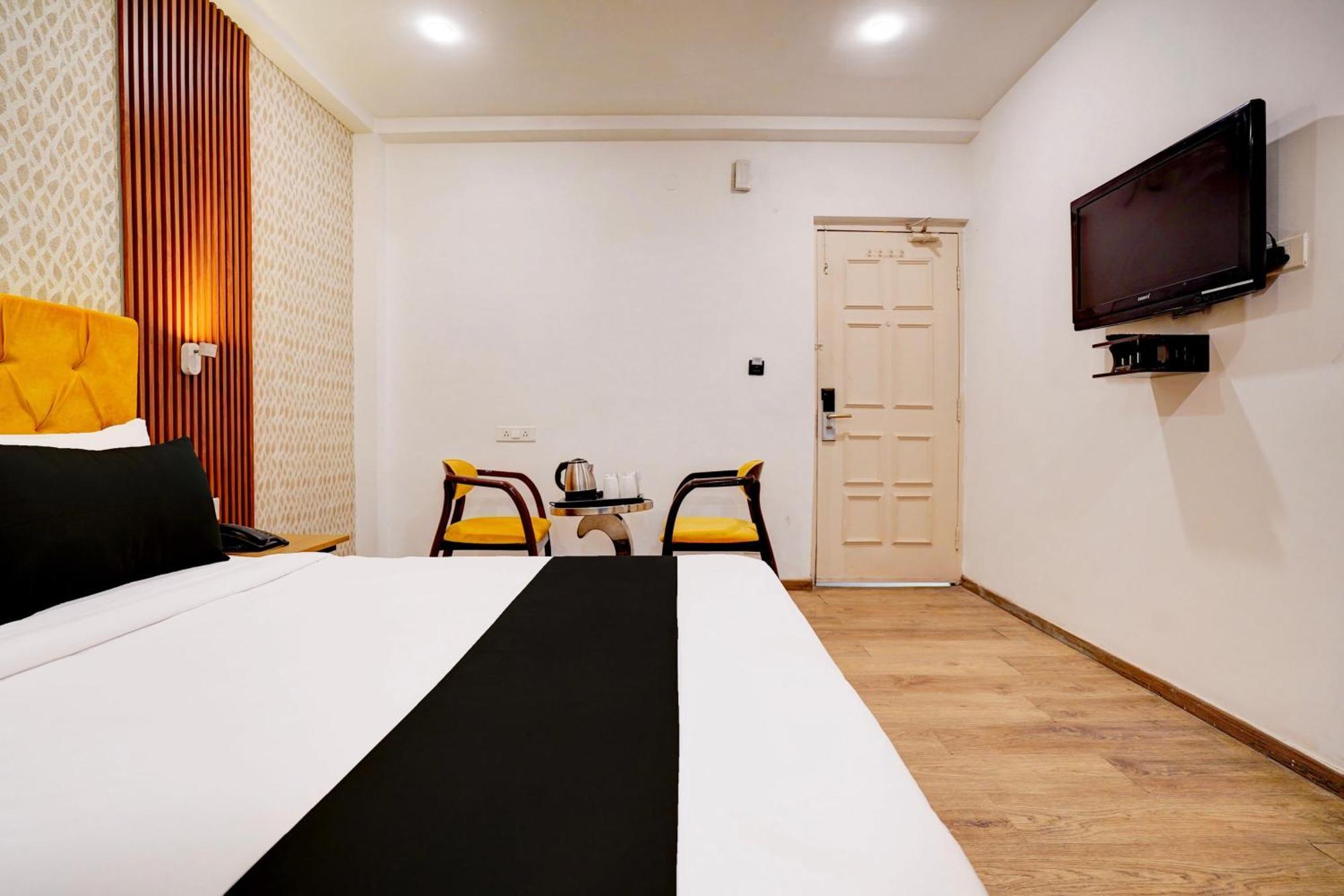 Super Townhouse Jageer Palace Near Mayapuri Chowk Нью-Дели Экстерьер фото