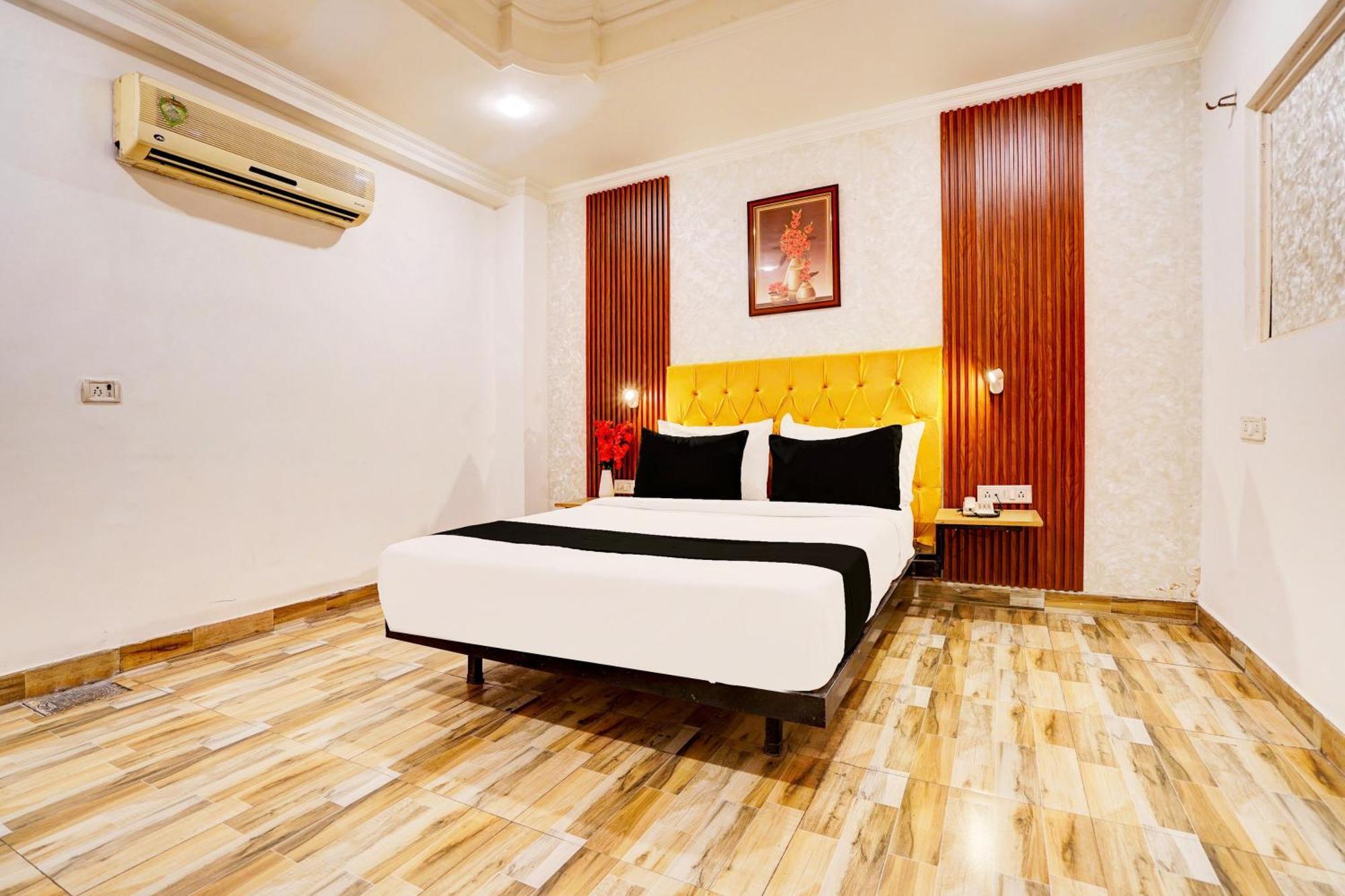 Super Townhouse Jageer Palace Near Mayapuri Chowk Нью-Дели Экстерьер фото