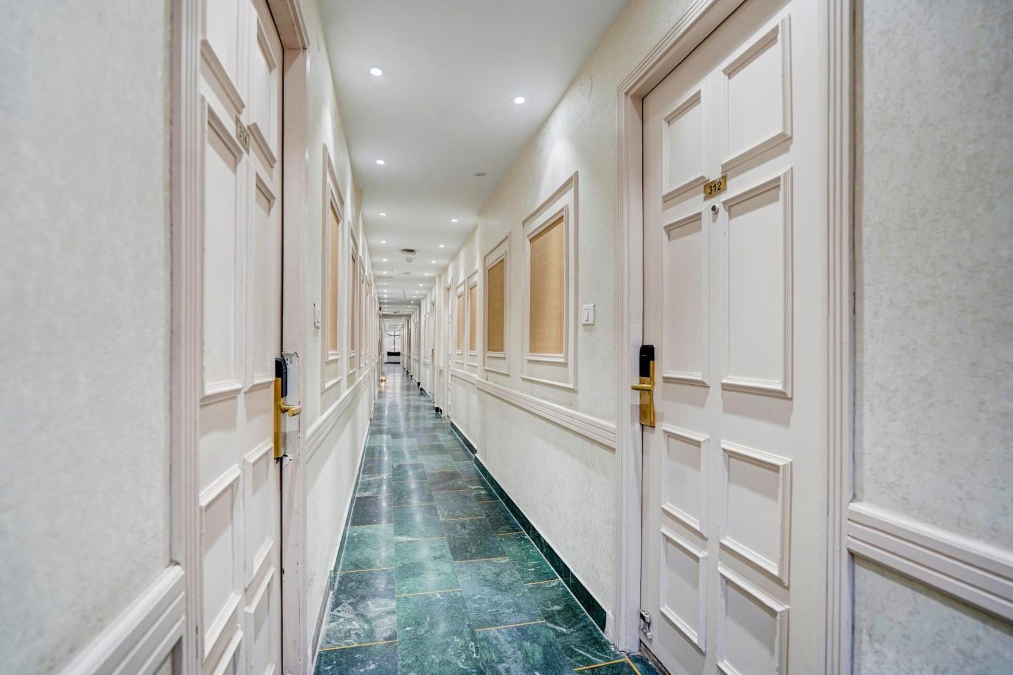 Super Townhouse Jageer Palace Near Mayapuri Chowk Нью-Дели Экстерьер фото